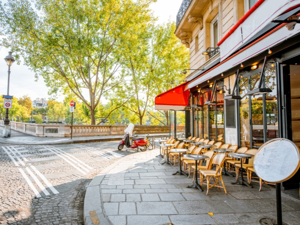 Activité 4 - Déguster la délicieuse cuisine parisienne dans un café typique