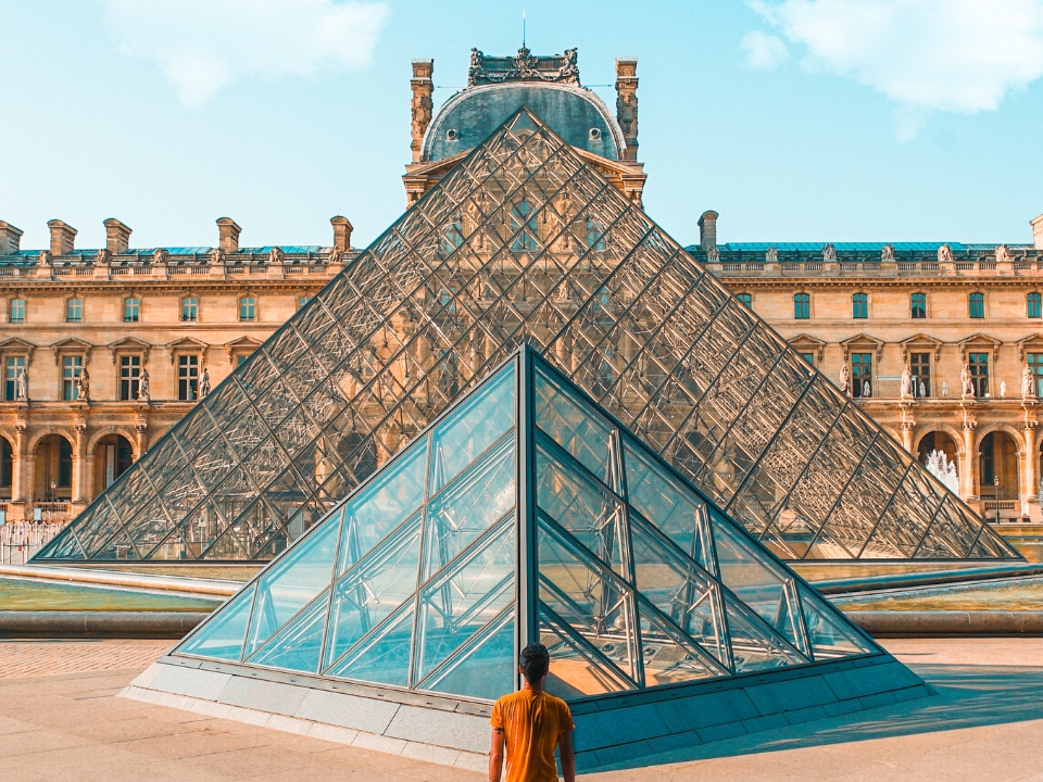 Activité 3 - Observer et visiter le Musée du Louvre de Paris